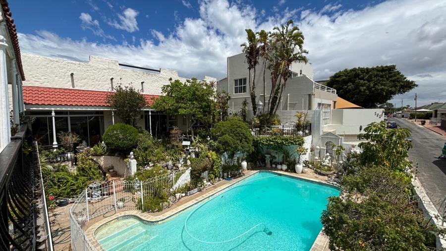 6 Bedroom Property for Sale in Lochnerhof Western Cape